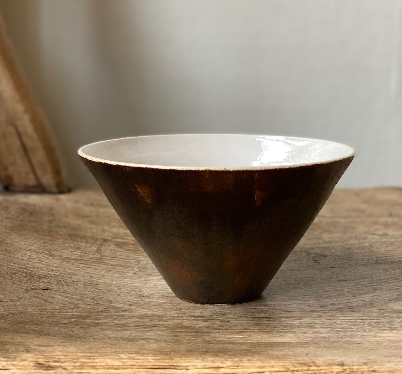 Brown glaze splayed bowl